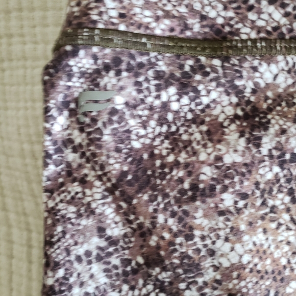 Fabletic Snakeskin print legging 7/8 - Picture 5 of 7